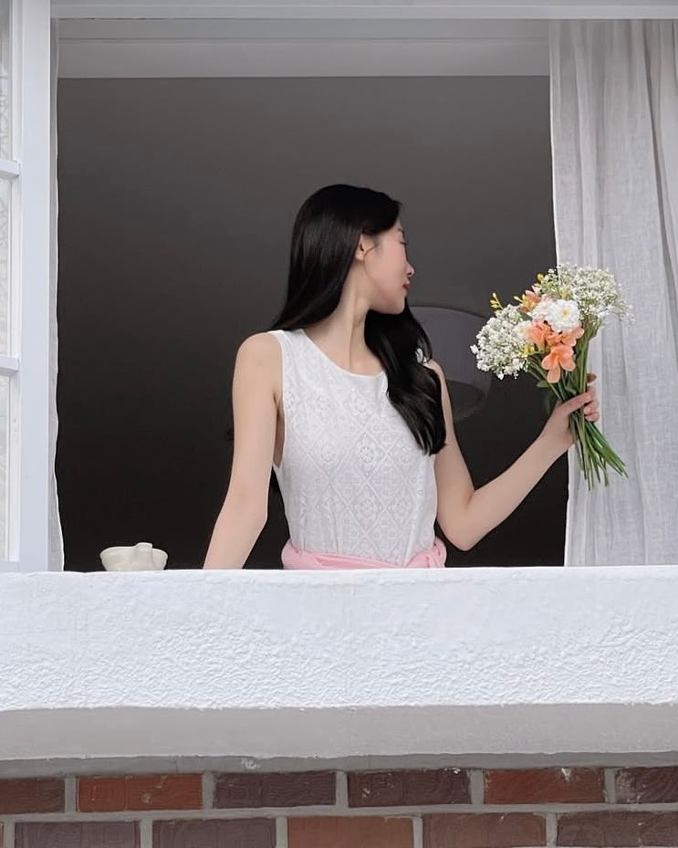 Lace Bloom Sleeveless Dress