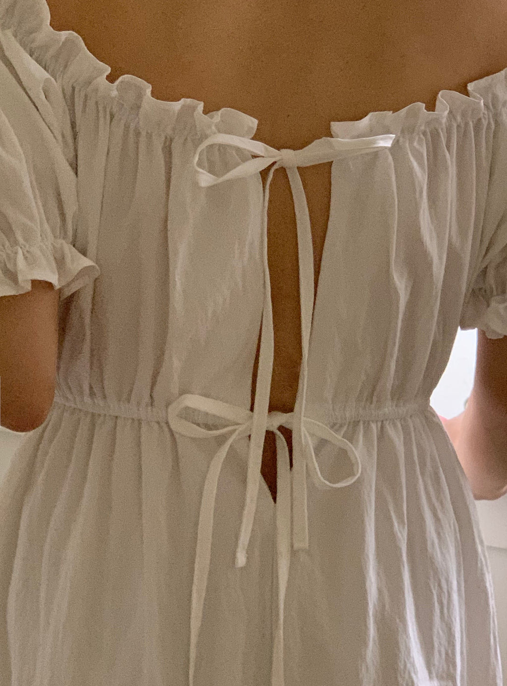 Off-Shoulder Back Ribbon Dress