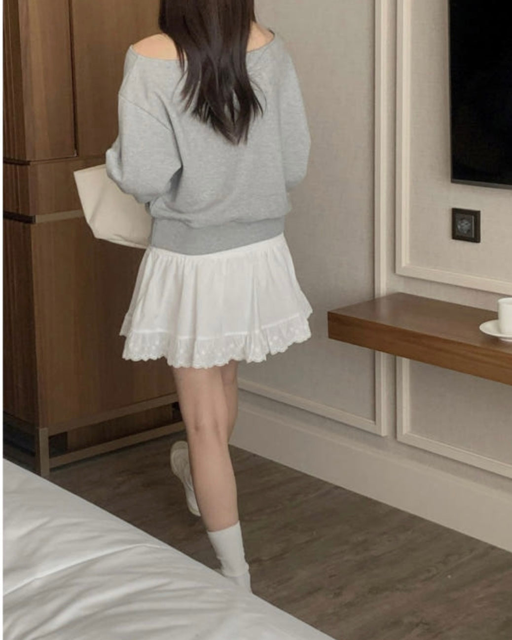 Holly Off-Shoulder Sweatshirt