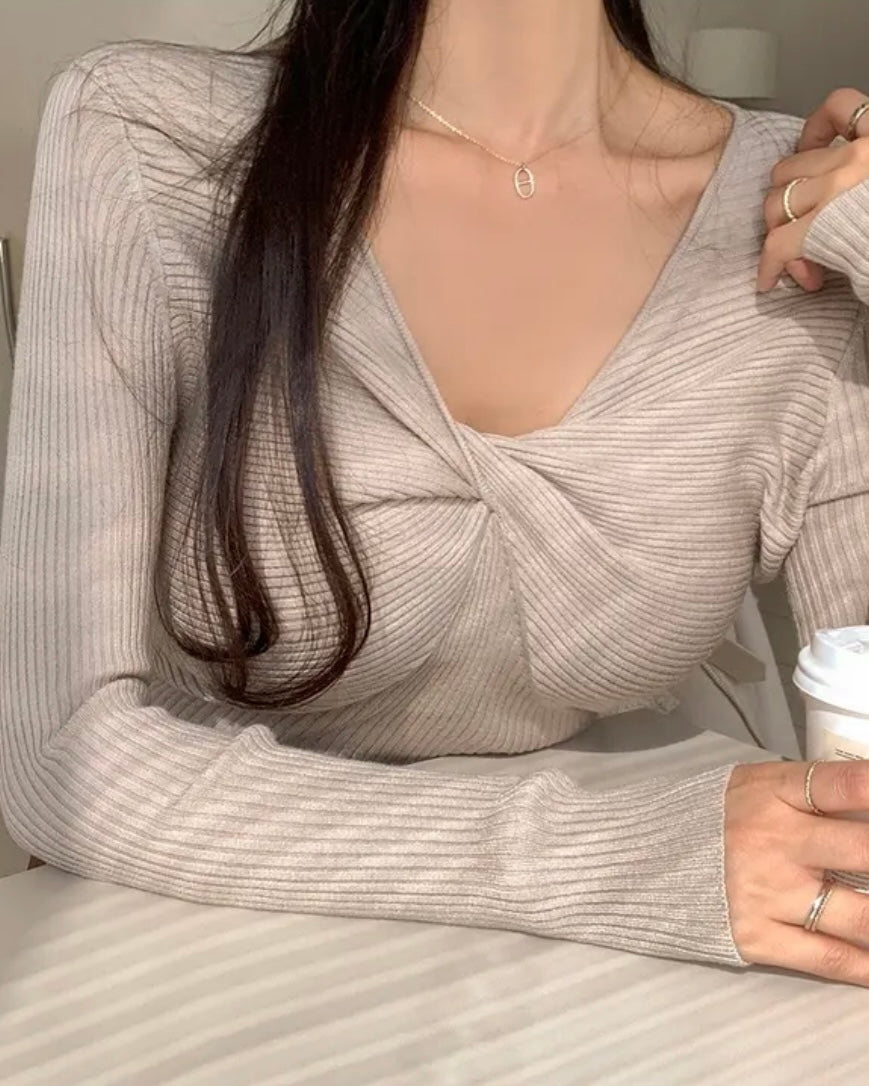 V neck knit top hotsell
