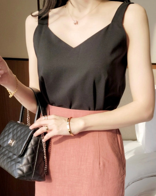 Bomil Sleeveless Blouse