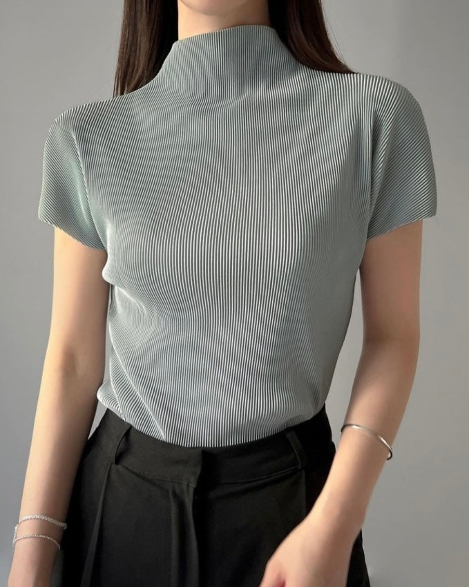 Pleats Half-Neck Short Sleeves