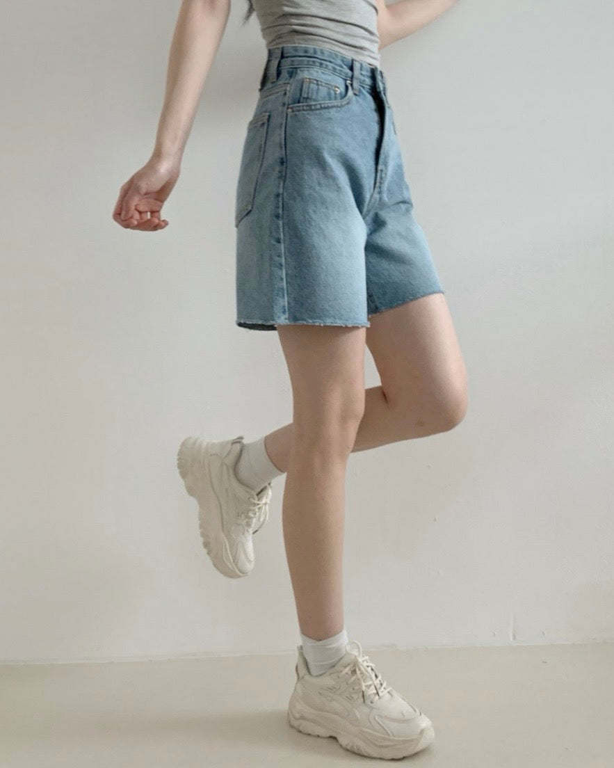 [S,M,L] Easy Fit A-Line Denim Shorts