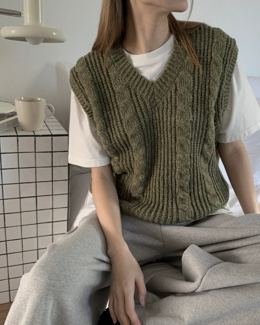 Andy Cable Knit Vest