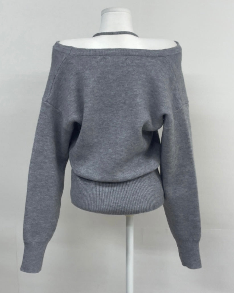 Halter V-Neck Knit Top