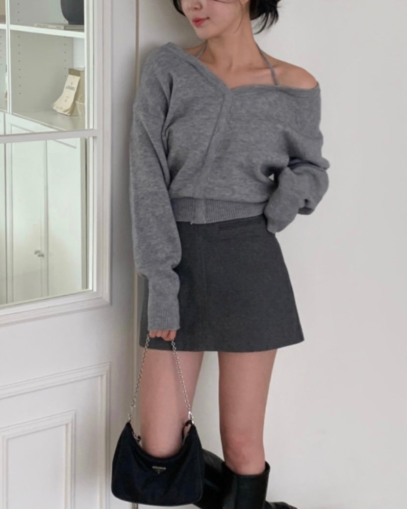 Halter V-Neck Knit Top