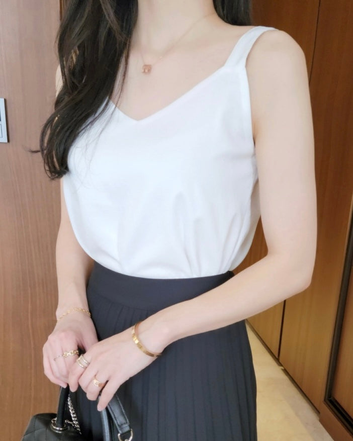 Bomil Sleeveless Blouse