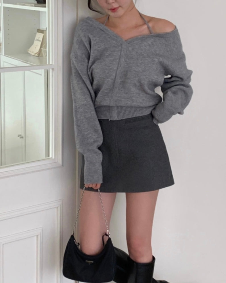 Halter V-Neck Knit Top