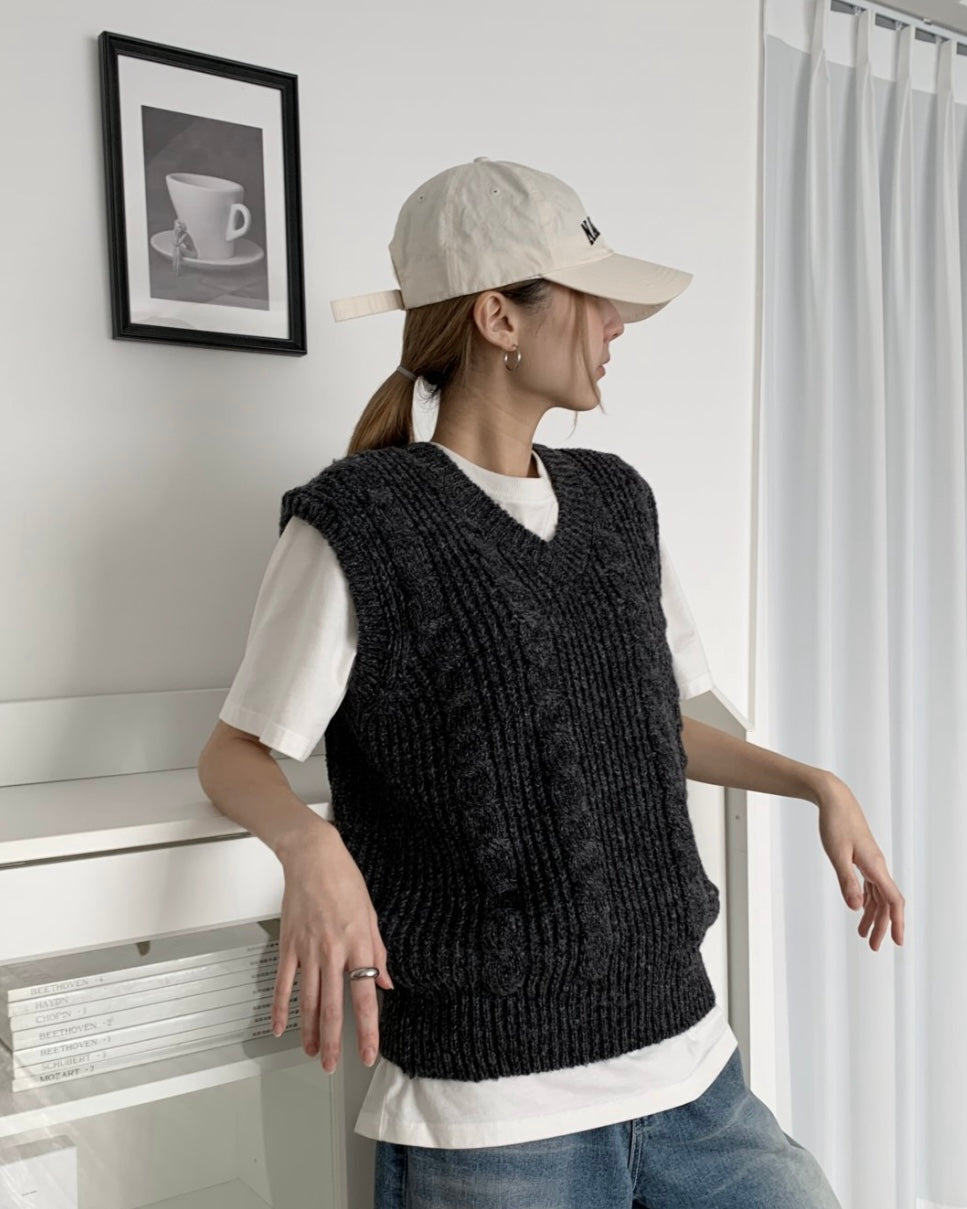 Andy Cable Knit Vest