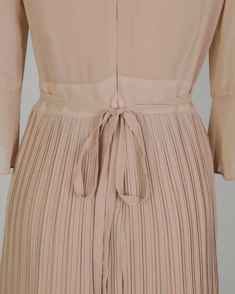 [ Pre-order ] Chiffon Pleats Dress