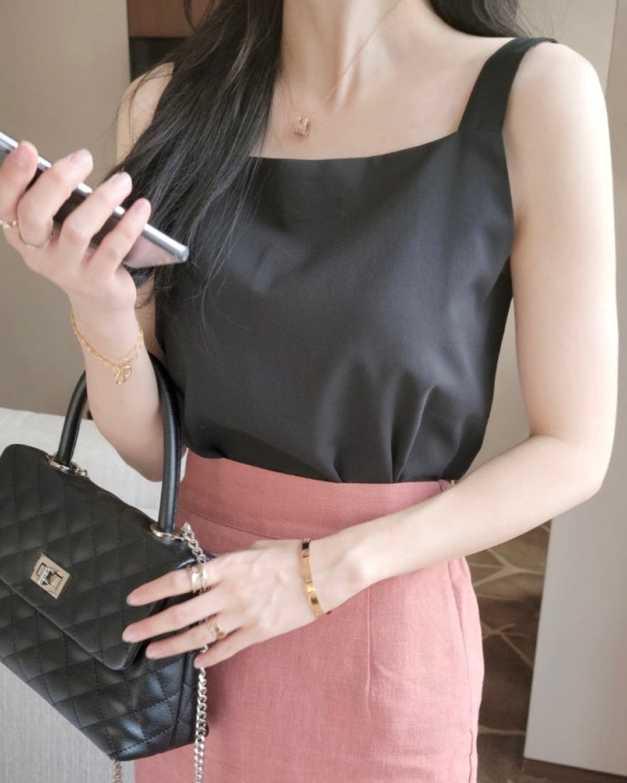 Bomil Sleeveless Blouse