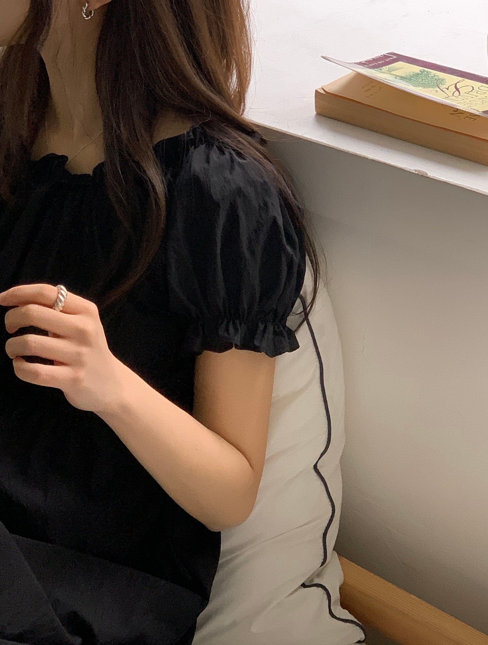 Off-Shoulder Back Ribbon Dress