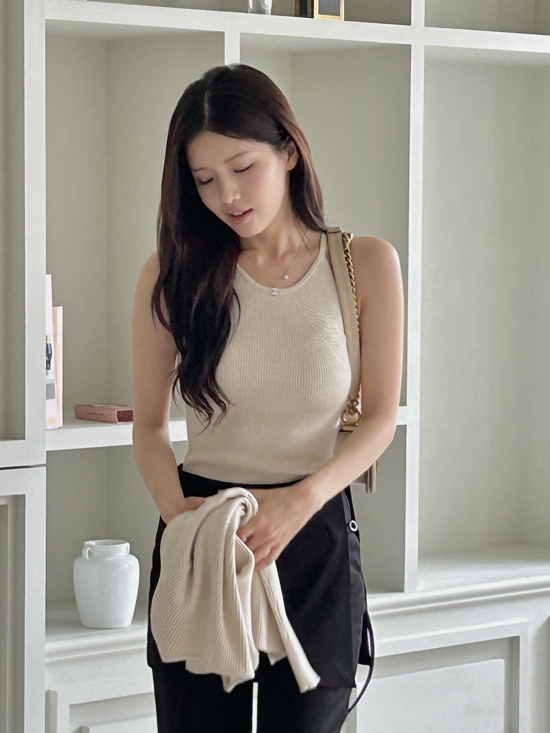 [ Pre-order ] Alisa Halter Sleeveless Cardigan Set