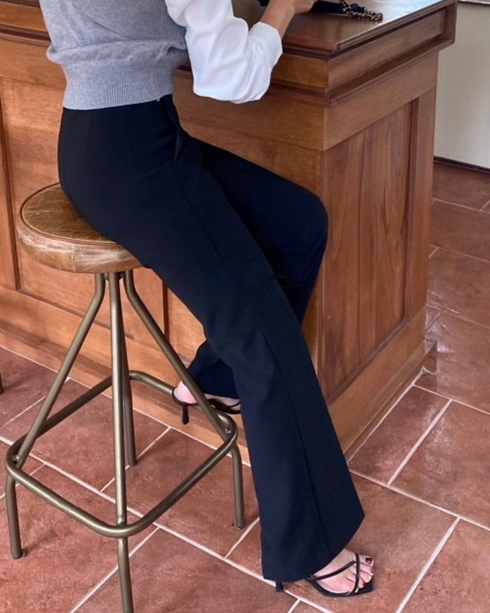 [S,M,L] Signature Stretchy Flared Pants