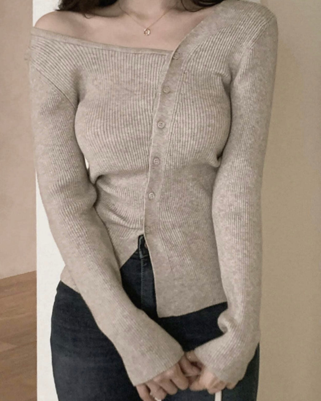 Oblique Buttons Ribbed Knit