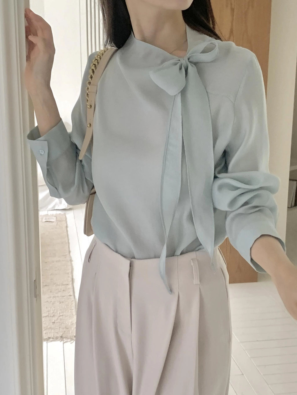 [ Pre-order ] And Tie Blouse