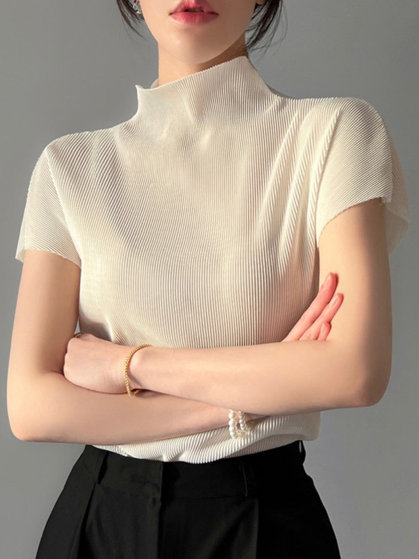 Pleats Half-Neck Short Sleeves