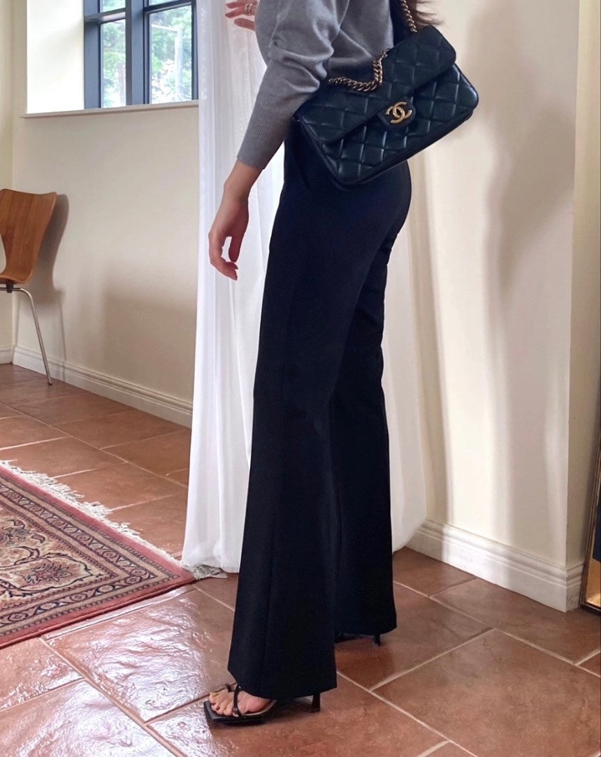 [S,M,L] Signature Stretchy Flared Pants