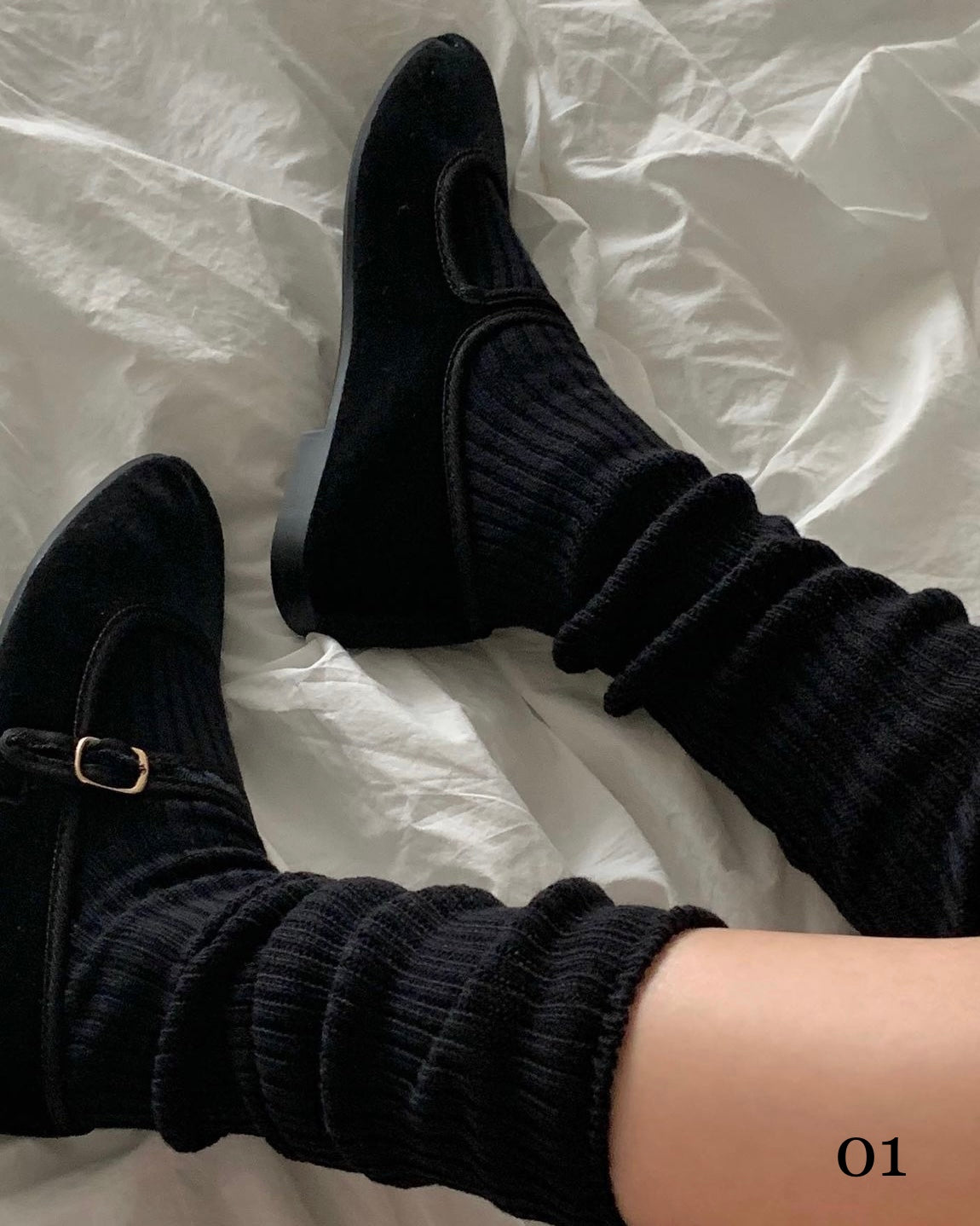 01 Ribbed Knee Socks
