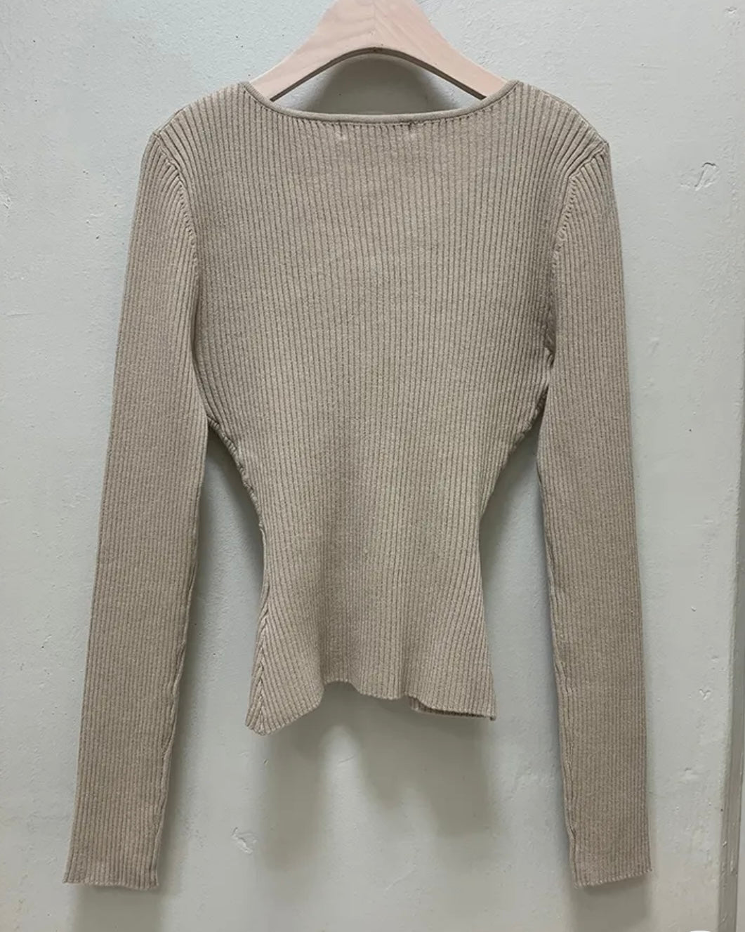Vivian Twist V-Neck Knit Top