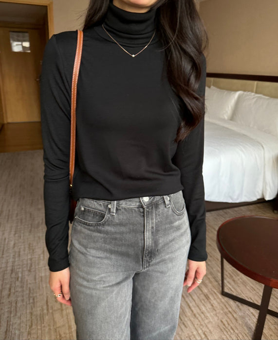 Mari Brushed Turtle-Neck