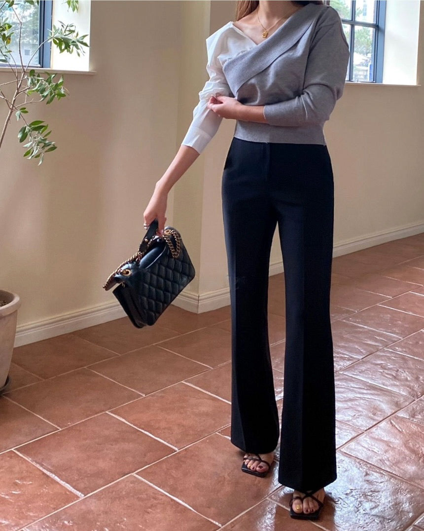 [S,M,L] Signature Stretchy Flared Pants
