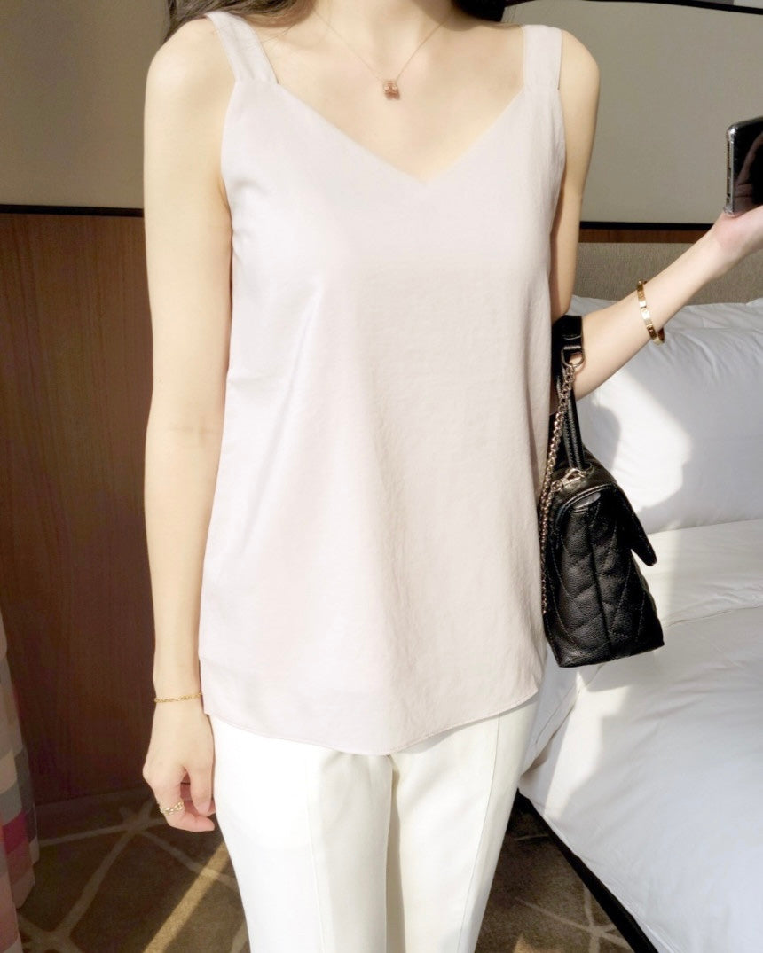 Bomil Sleeveless Blouse