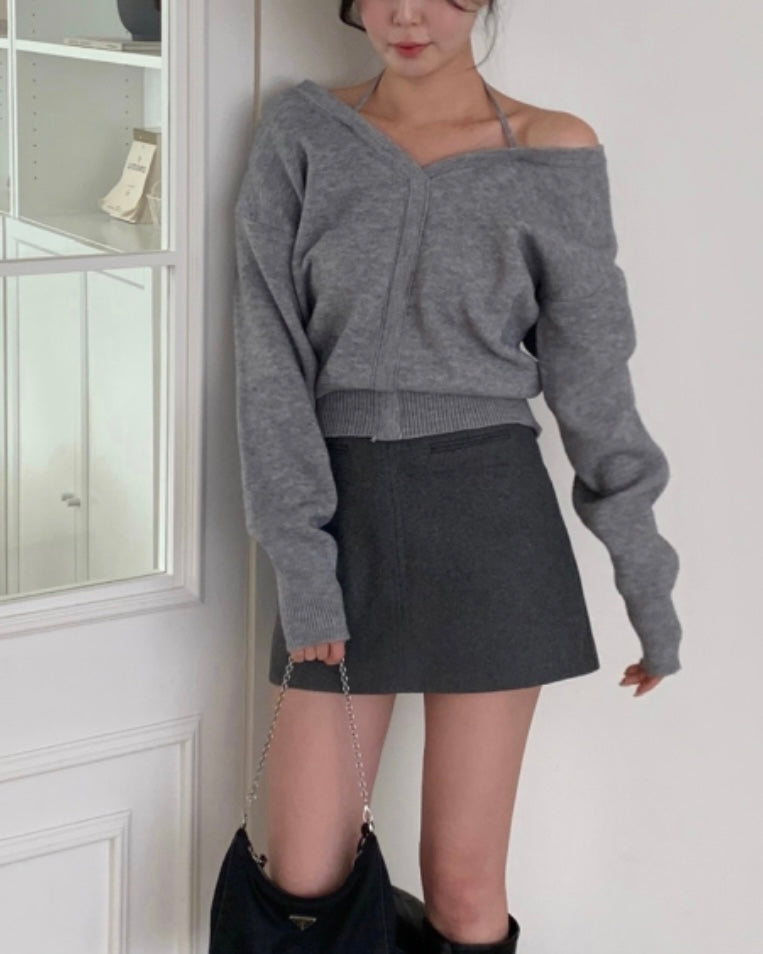Halter V-Neck Knit Top