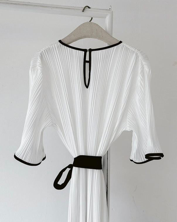 [ Pre-order ] Charmant Pleats Dress
