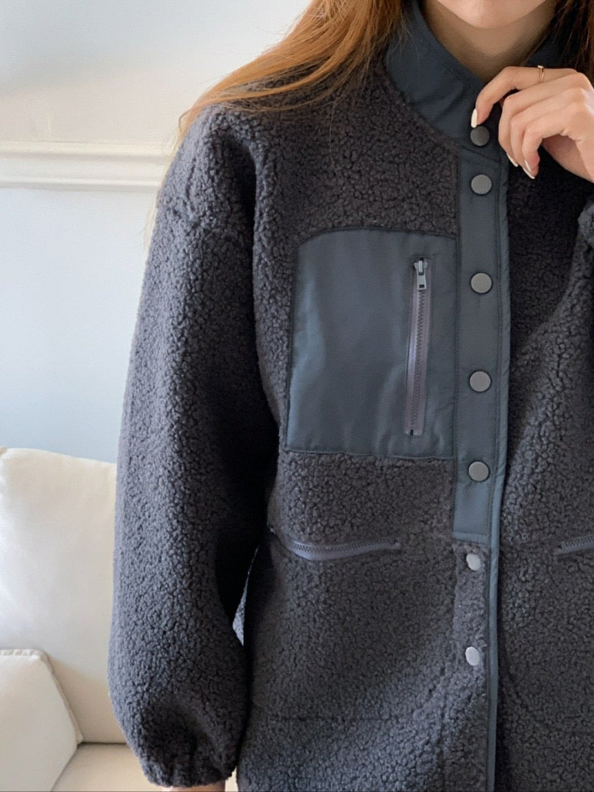 Pocket Loose-Fit Boucle Jacket