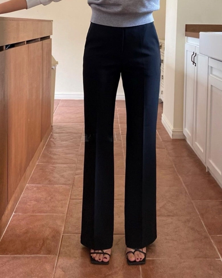 [S,M,L] Signature Stretchy Flared Pants