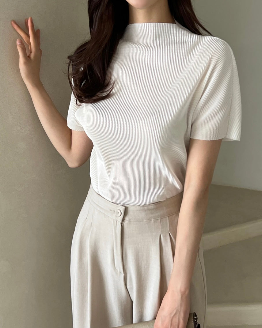 Pleats Half-Neck Short Sleeves