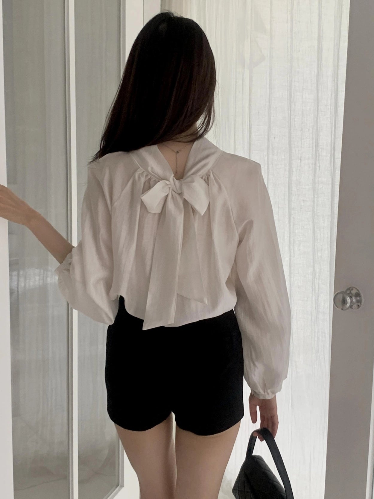 [ Pre-order ] Mia Back Ribbon Blouse